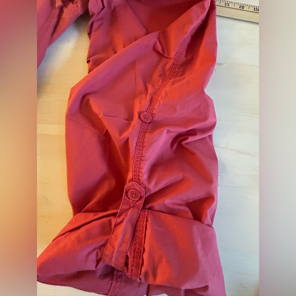 IZod red (faded) cargo pants. Women’s size 10, can be worn as pants or Capri. - Picture 4 of 12